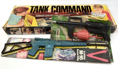 Lot 28 - Tank Command game and two guns
