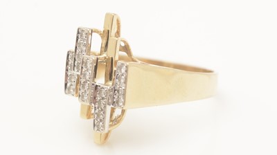 Lot 486 - A diamond dress ring, by Cardow