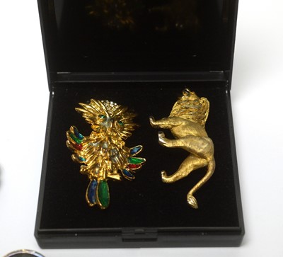 Lot 195 - A selection of costume jewellery