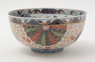 Lot 673 - Japanese Imari bowl