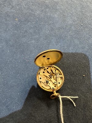 Lot 119 - An 18ct yellow gold cased fob watch