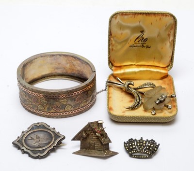 Lot 122 - A selection of silver jewellery