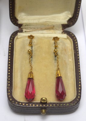 Lot 123 - gold brooch, pendant and earrings.