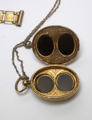 Lot 136 - A selection of gold jewellery and other items
