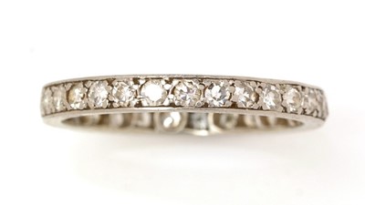 Lot 490 - A diamond eternity ring