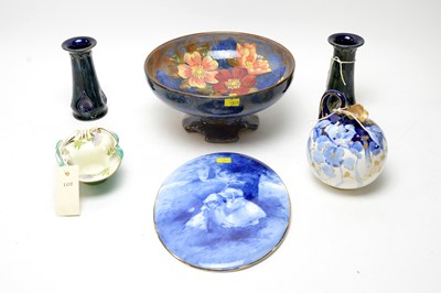 Lot 279 - Royal Doulton decorative ceramics