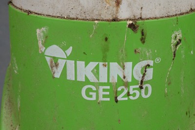 Lot 493 - A Viking GE 250 garden shredder