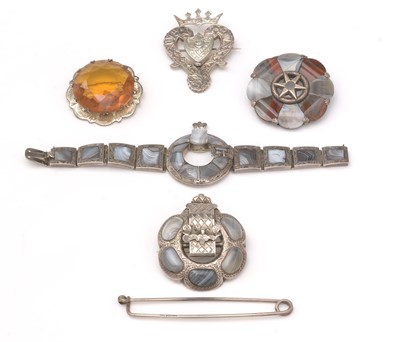 Lot 399 - A selection of Scottish silver jewellery