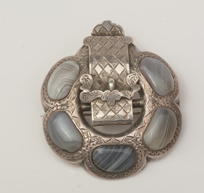 Lot 399 - A selection of Scottish silver jewellery