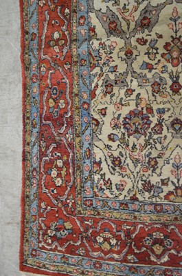 Lot 118 - A Ghom carpet