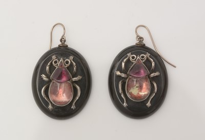 Lot 497 - A Victorian insect pattern pendant and earrings