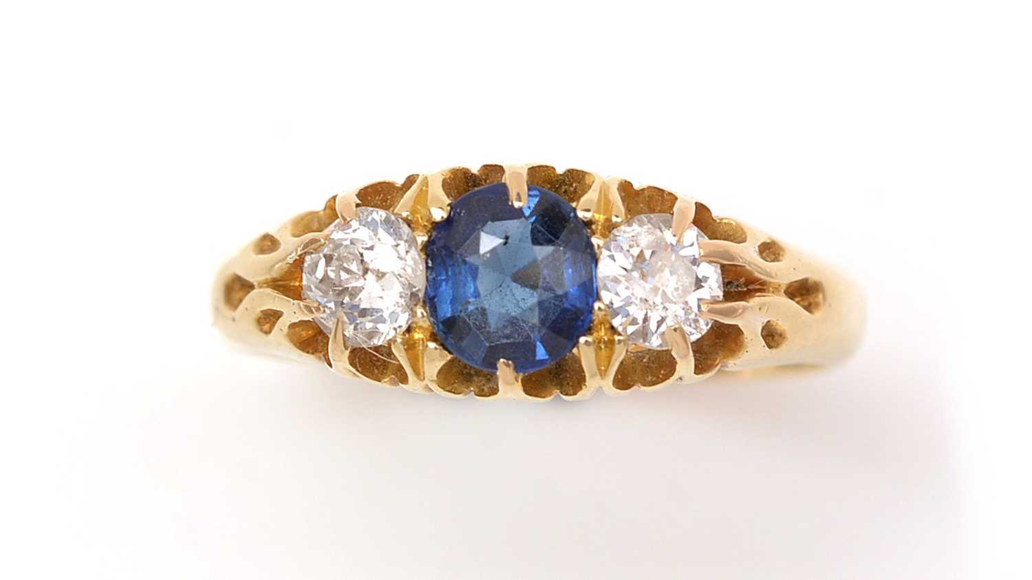 Lot 338 - A Victorian sapphire and diamond ring