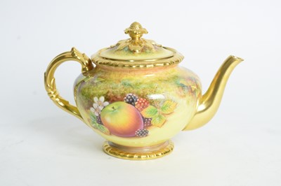 Lot 715 - Fruit painted Worcester Teapot