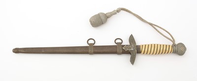 Lot 701 - A German Second World War Luftwaffe officer's dagger