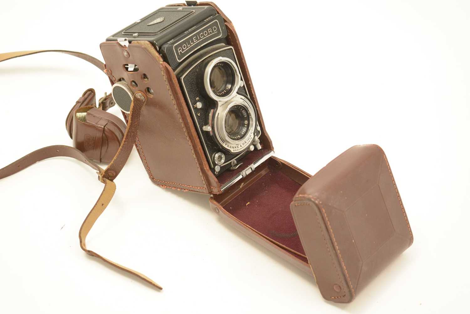 Lot 652 - Rolleicord Synchro-Compur camera