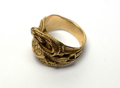 Lot 156 - A 9ct yellow gold saddle pattern ring