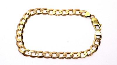 Lot 199 - A 9ct yellow gold curb link bracelet