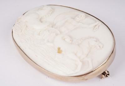Lot 1162 - A 19th Century carved coral cameo brooch
