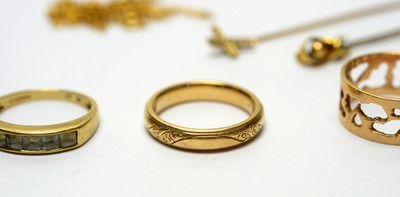 Lot 216 - Gold rings and other jewellery.