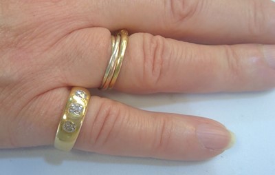Lot 479 - A Victorian three stone diamond ring