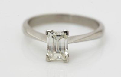 Lot 482 - A Millennium cut solitaire diamond ring