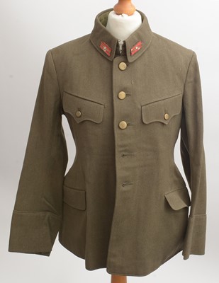 Lot 817 - Japanese officer's uniform