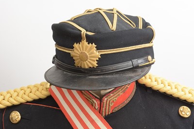 Lot 818 - Japanese Warrant Officer's parade uniform