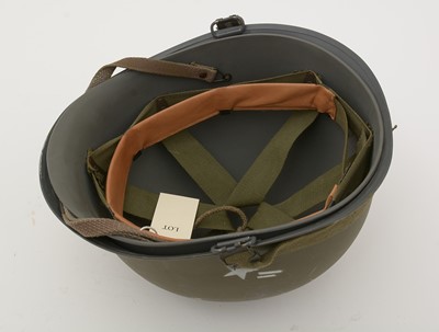 Lot 826 - A US M1 combat helmet