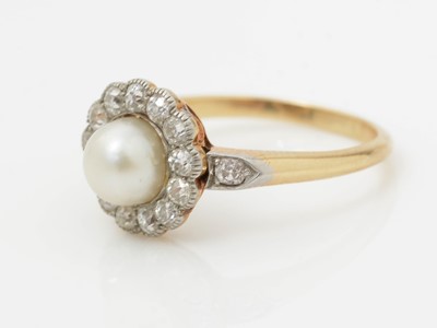 Lot 488 - A pearl and diamond cluster ring