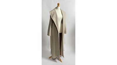 Lot 617 - A lady's Crombie cashmere coat | in pale oatmeal and lined in copper satin