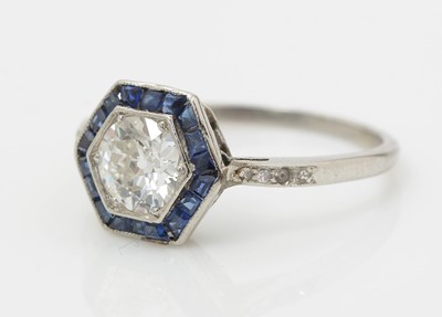 Lot 489 - An Edwardian sapphire and diamond ring