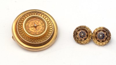 Lot 138 - Two Victorian gold brooches