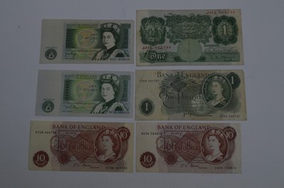 Lot 803 - GB QEII Bank of England notes and other coins