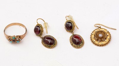 Lot 156 - A pair of garnet earrings, a single earring and a ring