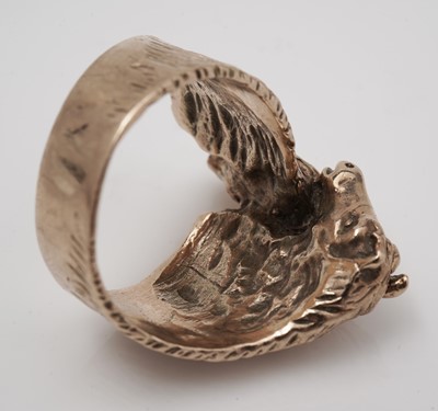 Lot 413 - A 9ct gold horse and foal pattern ring