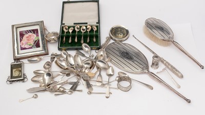 Lot 210 - A selection of silver, including dressing items and teaspoons