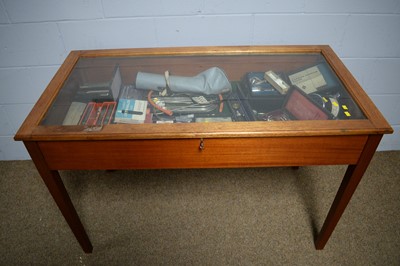 Lot 46 - Early/mid 20th Century medical equipment.