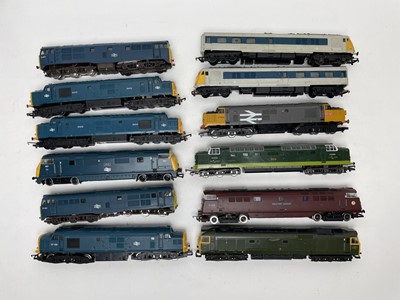 Lot 444 - A selection of diesel 00-gauge model trains.