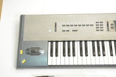 Lot 626 - Korg N364 Music Station synthesizer