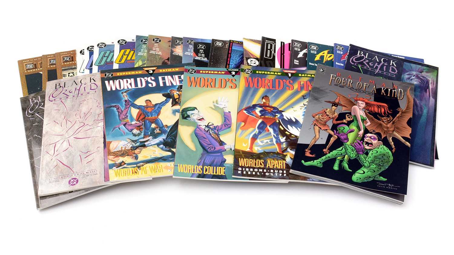 Lot 848 - DC Graphic Novels.