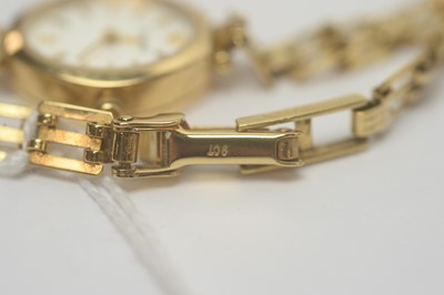 Lot 126 - A 9ct yellow gold Accurist cocktail watch