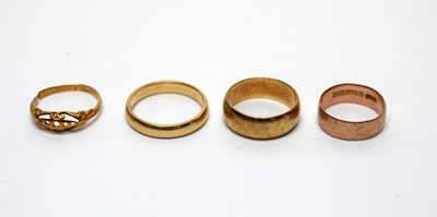 Lot 128 - Four gold rings