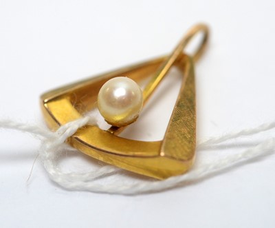 Lot 130 - Three cultured pearl pendants