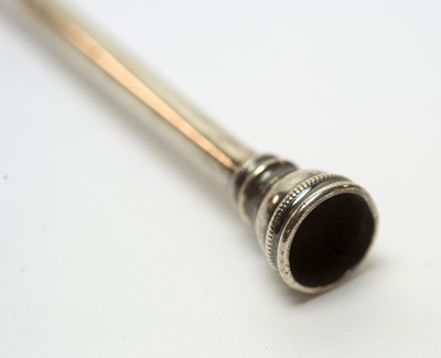 Lot 144 - An Edwardian silver hunting horn