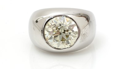Lot 458 - A solitaire diamond ring