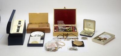 Lot 209A - A Raymond Weil wristwatch, costume jewellery and other items.