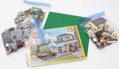 Lot 117 - LEGO 3-in-1 buildings