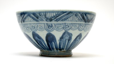 Lot 874 - Chinese blue and white provincial bowl