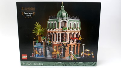 Lot 129 - LEGO Modular Building Collection Boutique Hotel, 10297