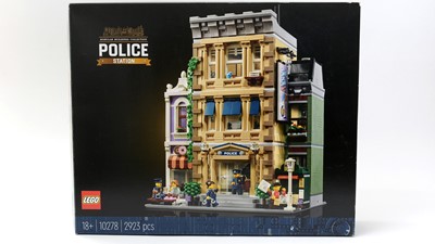 Lot 130 - LEGO Modular Building Collection Police Station, 10278